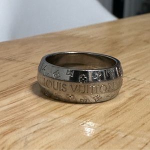 Louis Vuitton Ring